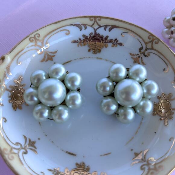 Earring Lot of 2 Pair Vintage 1950's Japan Clip On Bead Earrings - Picture 2 of 8